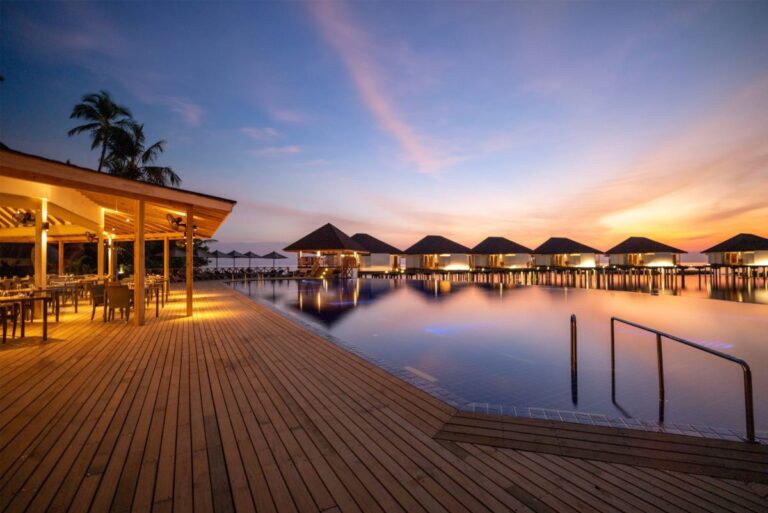 Ellaidhoo Maldives by Cinnamon erhält zum zweiten Mal in Folge den HolidayCheck Gold Award 2026